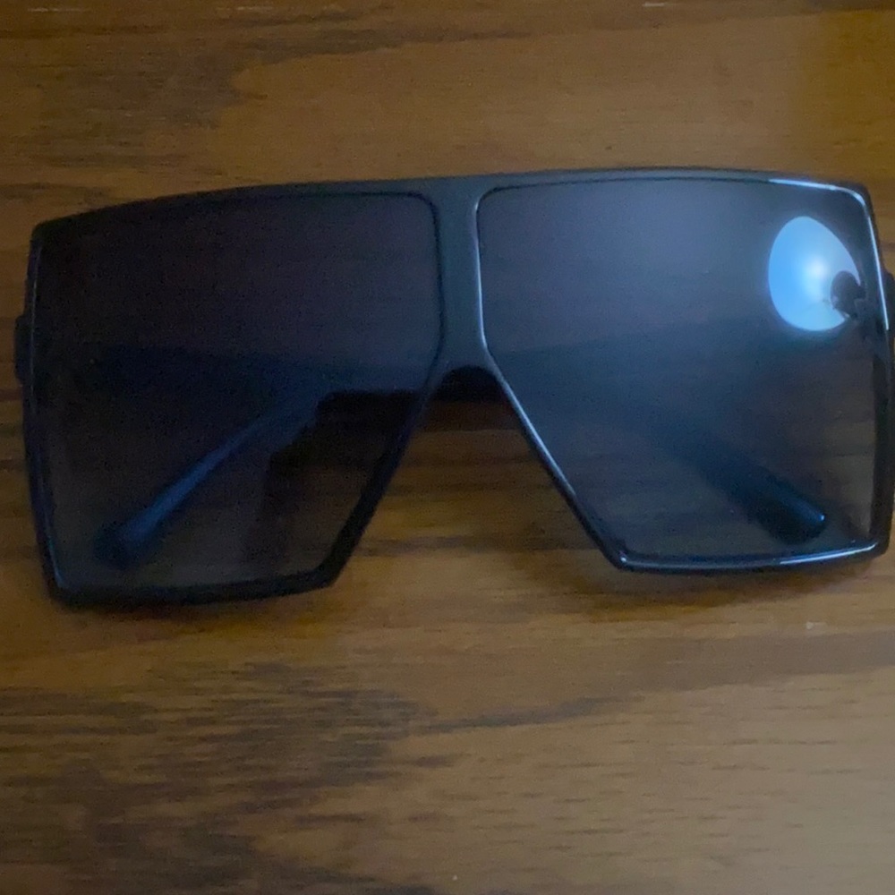 Sum Glasses - Picture 1 of 1